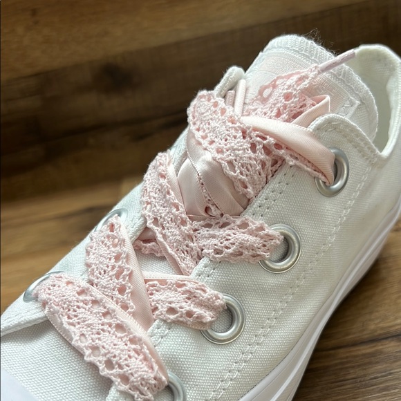 Converse White Sneakers with Pink Lace platform - Picture 7 of 7